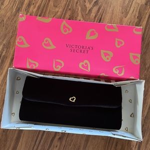 Vintage VS Victoria’s Secret Black Velvet Clutch deadstock (NEW) NWT with box!